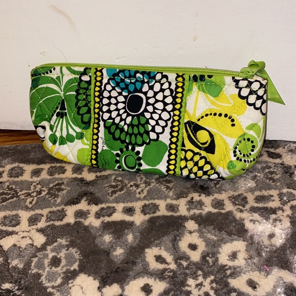 Vera Bradley makeup case small compact bag with zipper closure - Picture 2 of 7